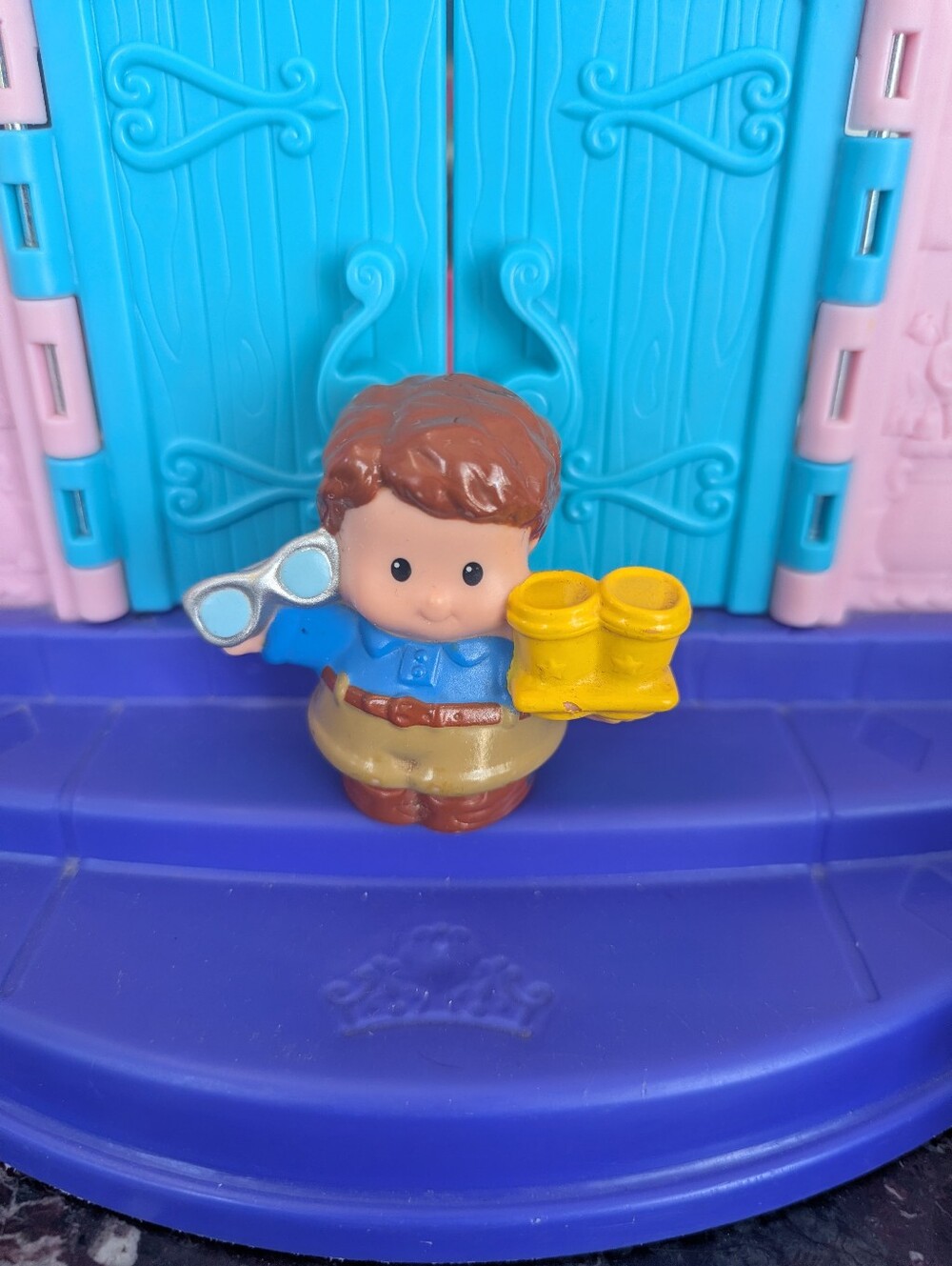 Little People - Blue and Yellow Kids Toy Figurine - Brand Unknown
